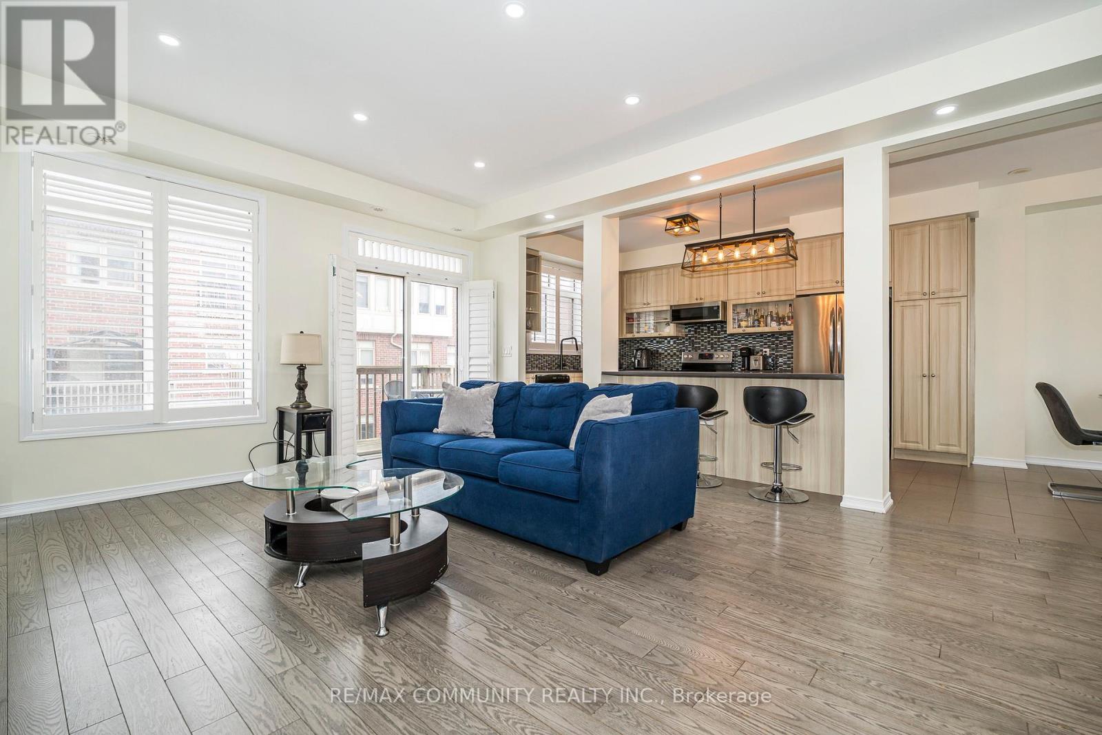 2057 Cliff Road, Mississauga, Ontario  L5A 2N6 - Photo 9 - W12483448