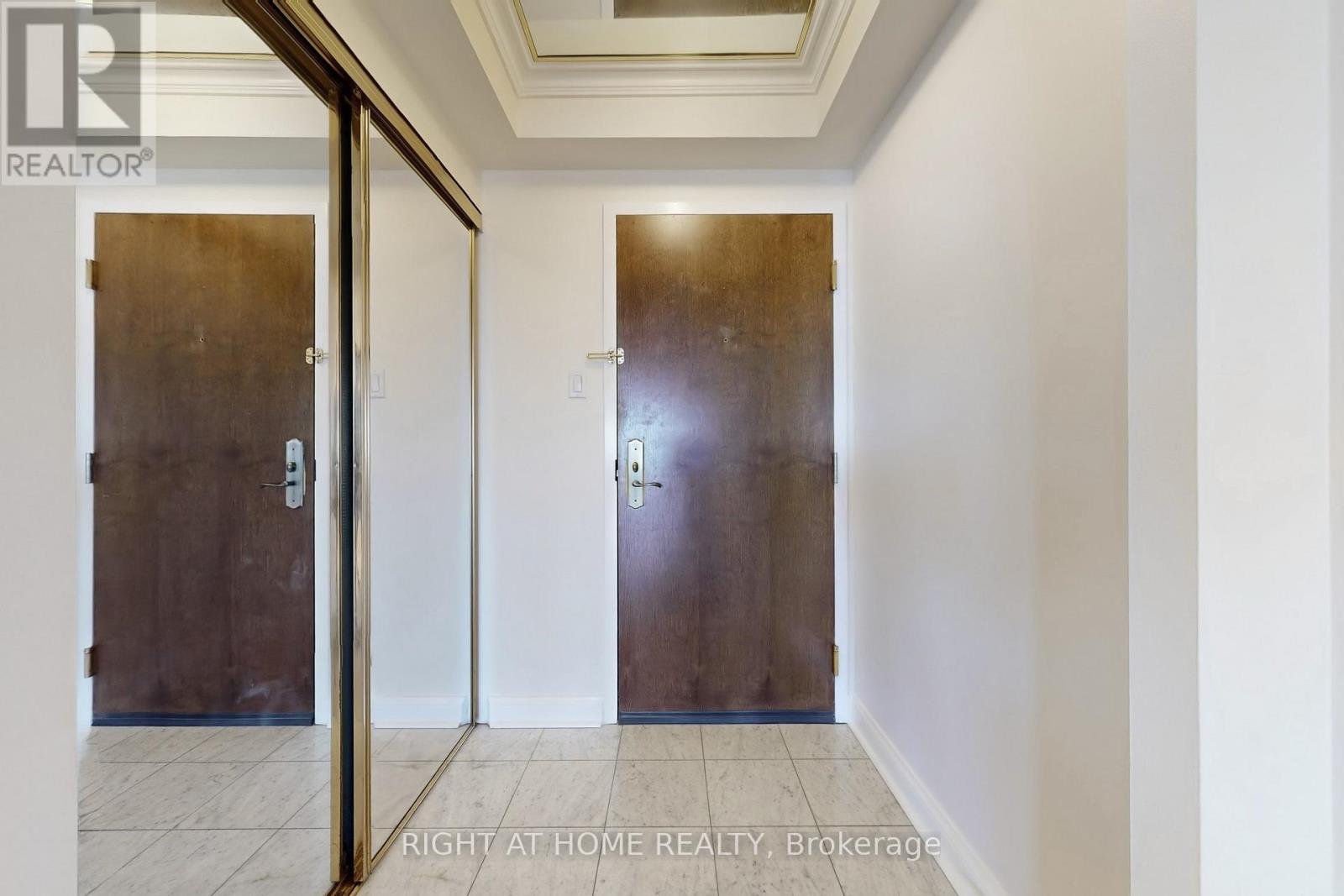 2206 - 22 Hanover Road, Brampton, Ontario  L6S 5K7 - Photo 10 - W12483458