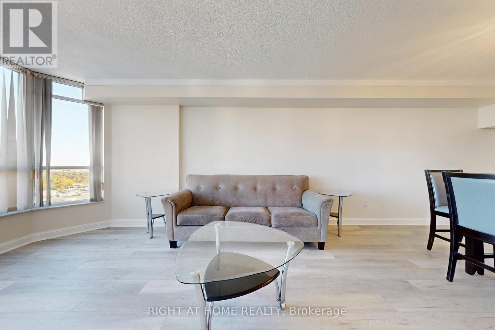2206 - 22 Hanover Road, Brampton, Ontario  L6S 5K7 - Photo 11 - W12483458