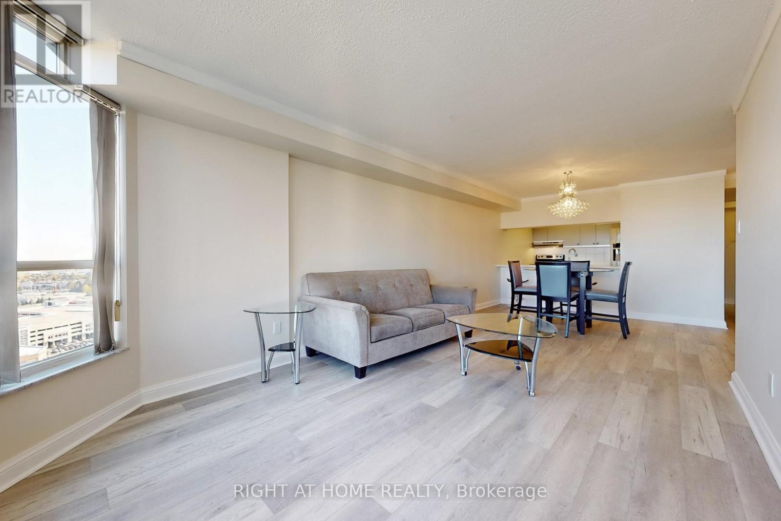 2206 - 22 Hanover Road, Brampton, Ontario  L6S 5K7 - Photo 12 - W12483458