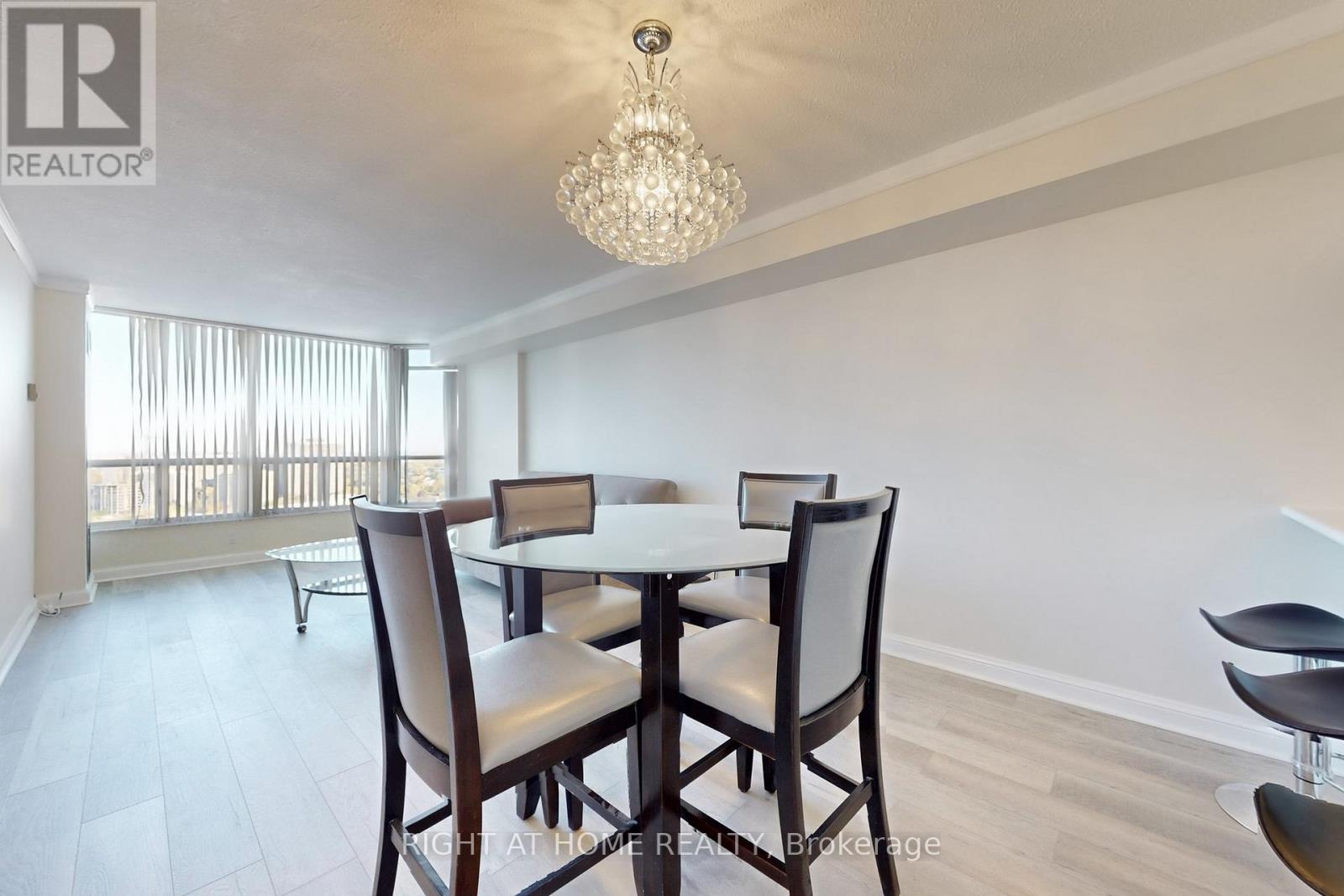 2206 - 22 Hanover Road, Brampton, Ontario  L6S 5K7 - Photo 13 - W12483458