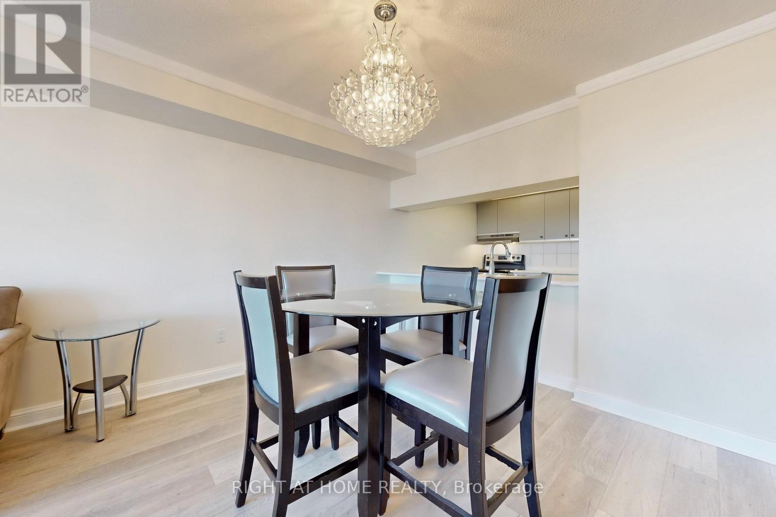 2206 - 22 Hanover Road, Brampton, Ontario  L6S 5K7 - Photo 15 - W12483458