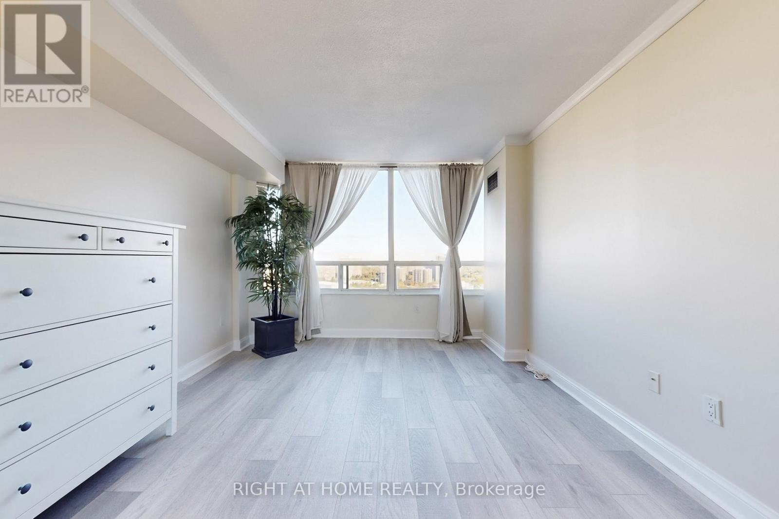 2206 - 22 Hanover Road, Brampton, Ontario  L6S 5K7 - Photo 24 - W12483458