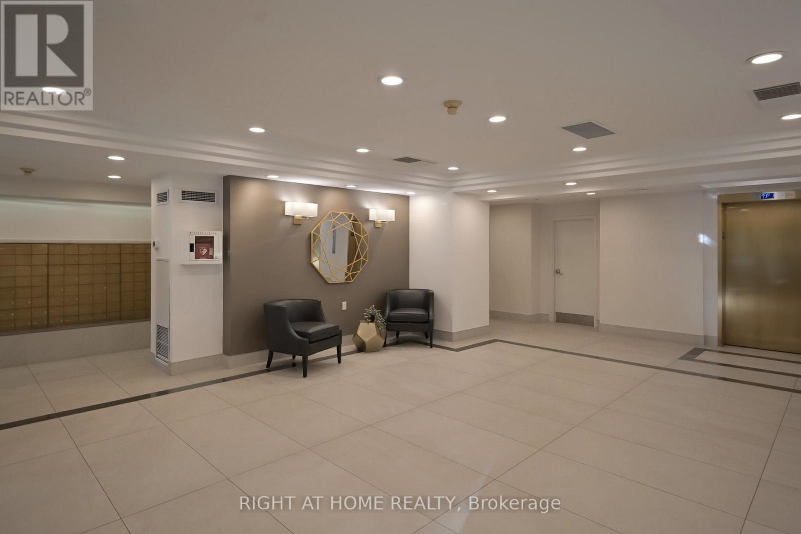 2206 - 22 Hanover Road, Brampton, Ontario  L6S 5K7 - Photo 6 - W12483458