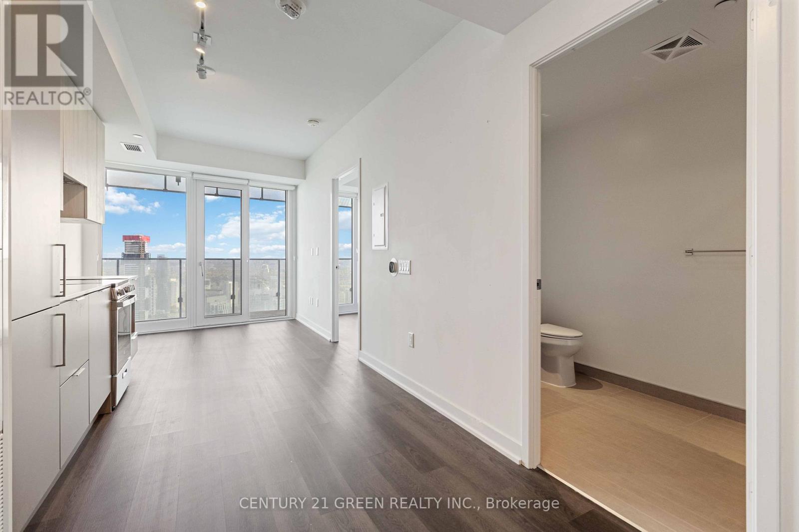 5111 - 3900 Confederation Parkway, Mississauga, Ontario  L5B 0M3 - Photo 10 - W12483471