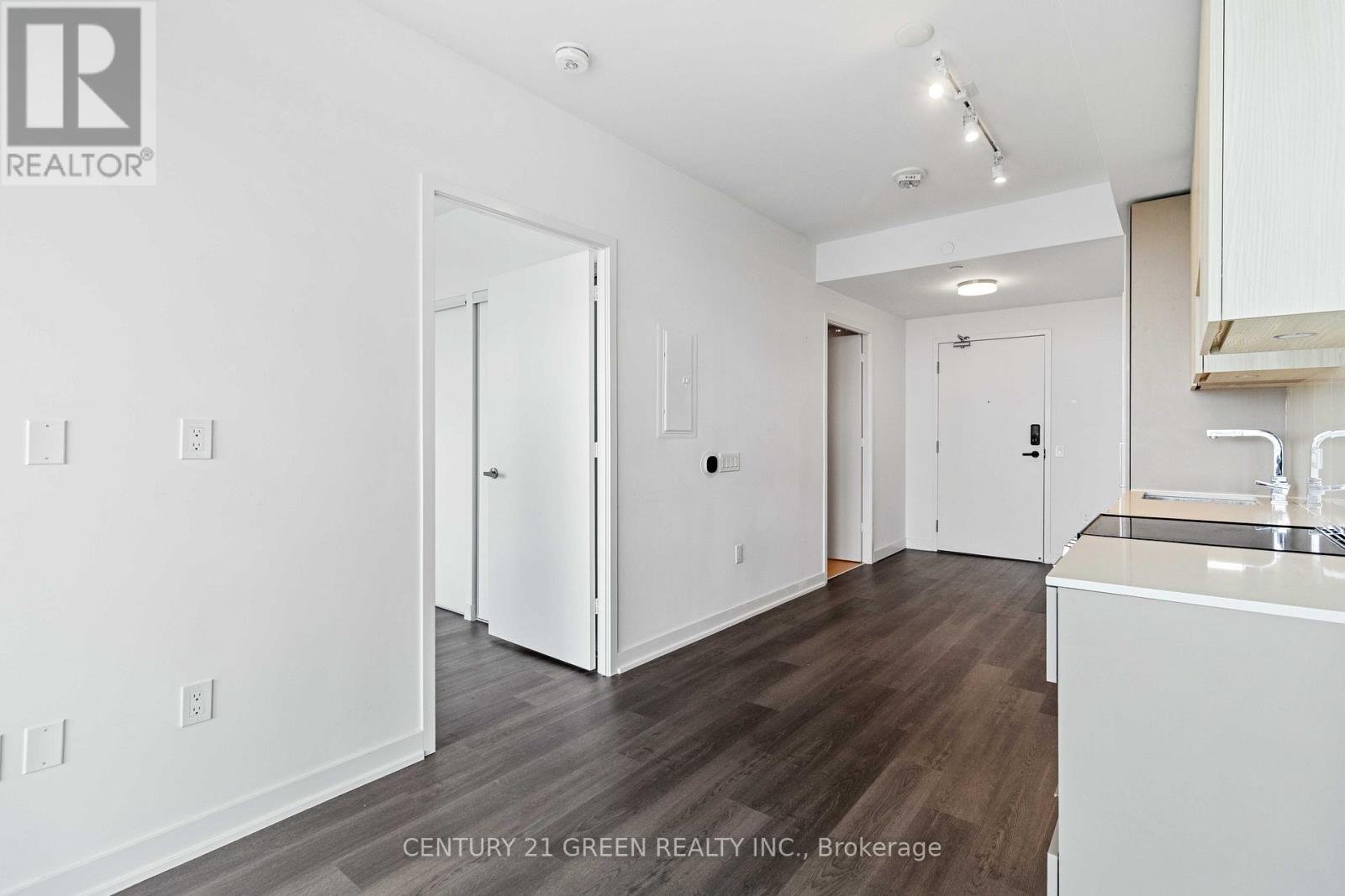 5111 - 3900 Confederation Parkway, Mississauga, Ontario  L5B 0M3 - Photo 14 - W12483471