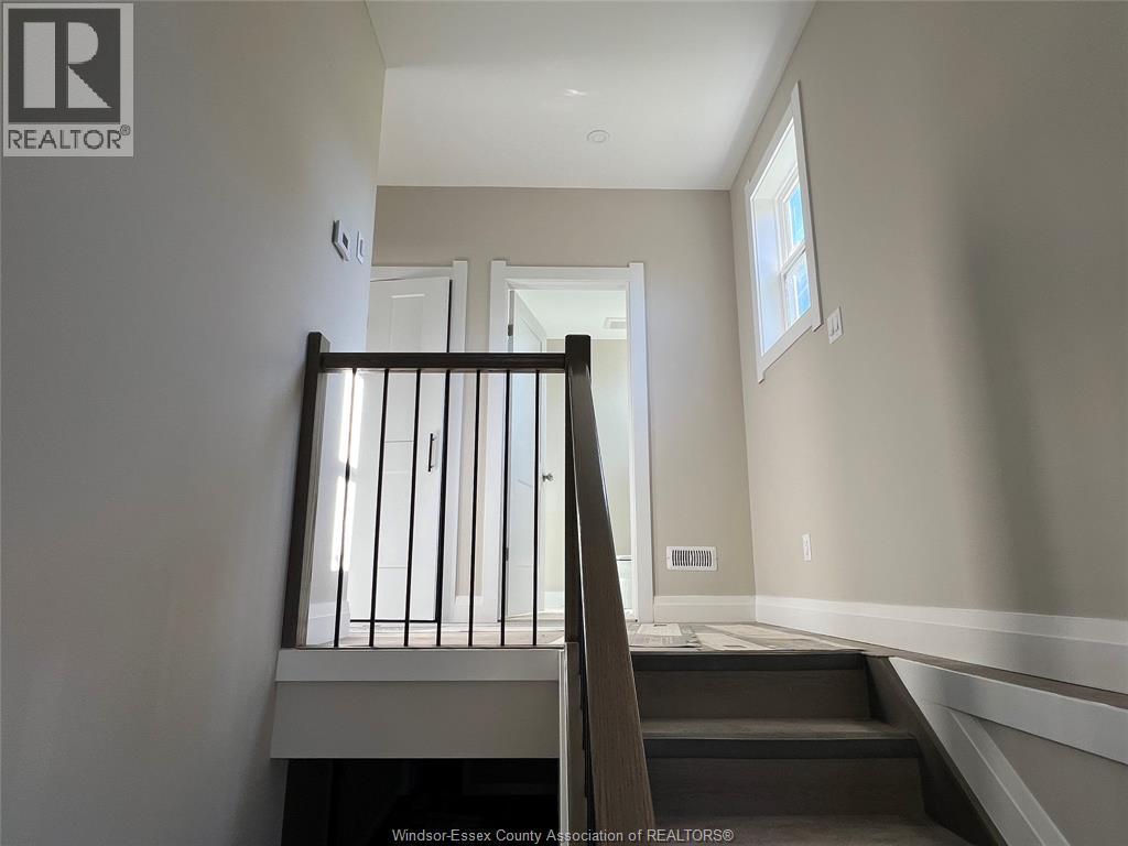 917 Mckay Avenue Unit# 2, Windsor, Ontario  N9B 2A4 - Photo 4 - 25027160