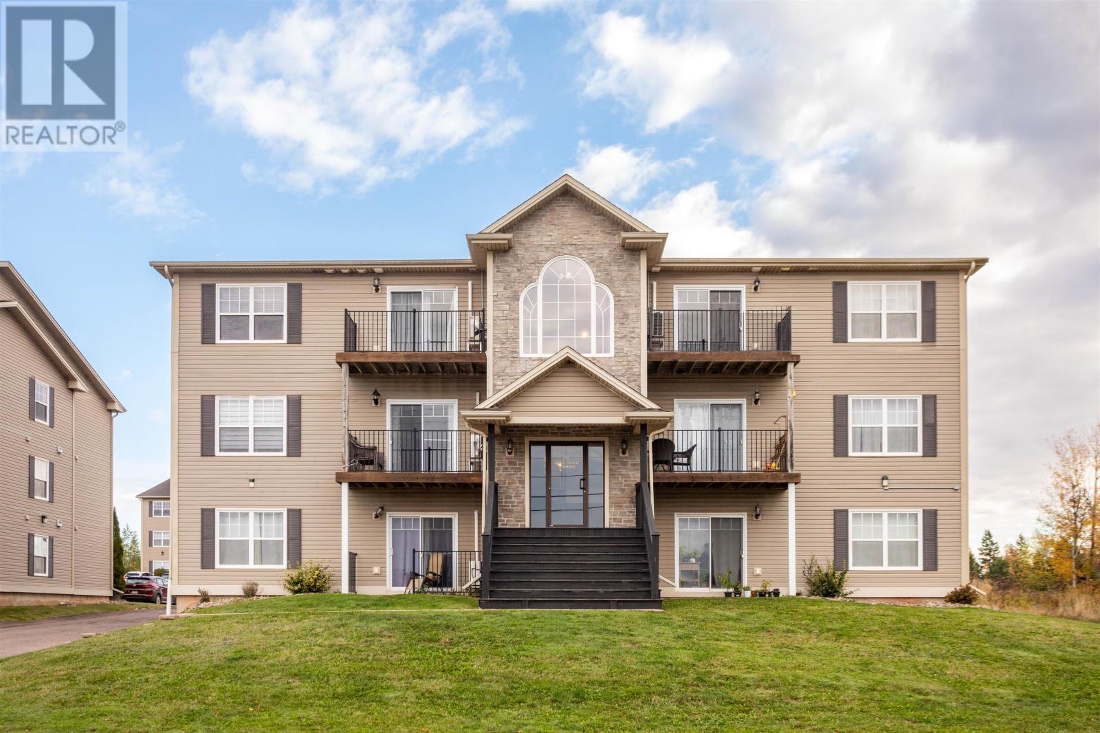 61- 203 Glen Stewart Drive, Stratford, Prince Edward Island  C1B 0M1 - Photo 1 - 202526667