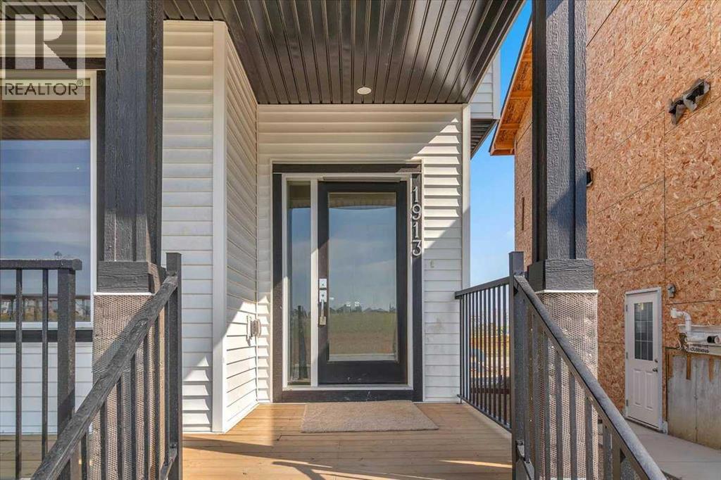 1981 Mccaskill Drive, Crossfield, Alberta  T0M 0S0 - Photo 3 - A2195073