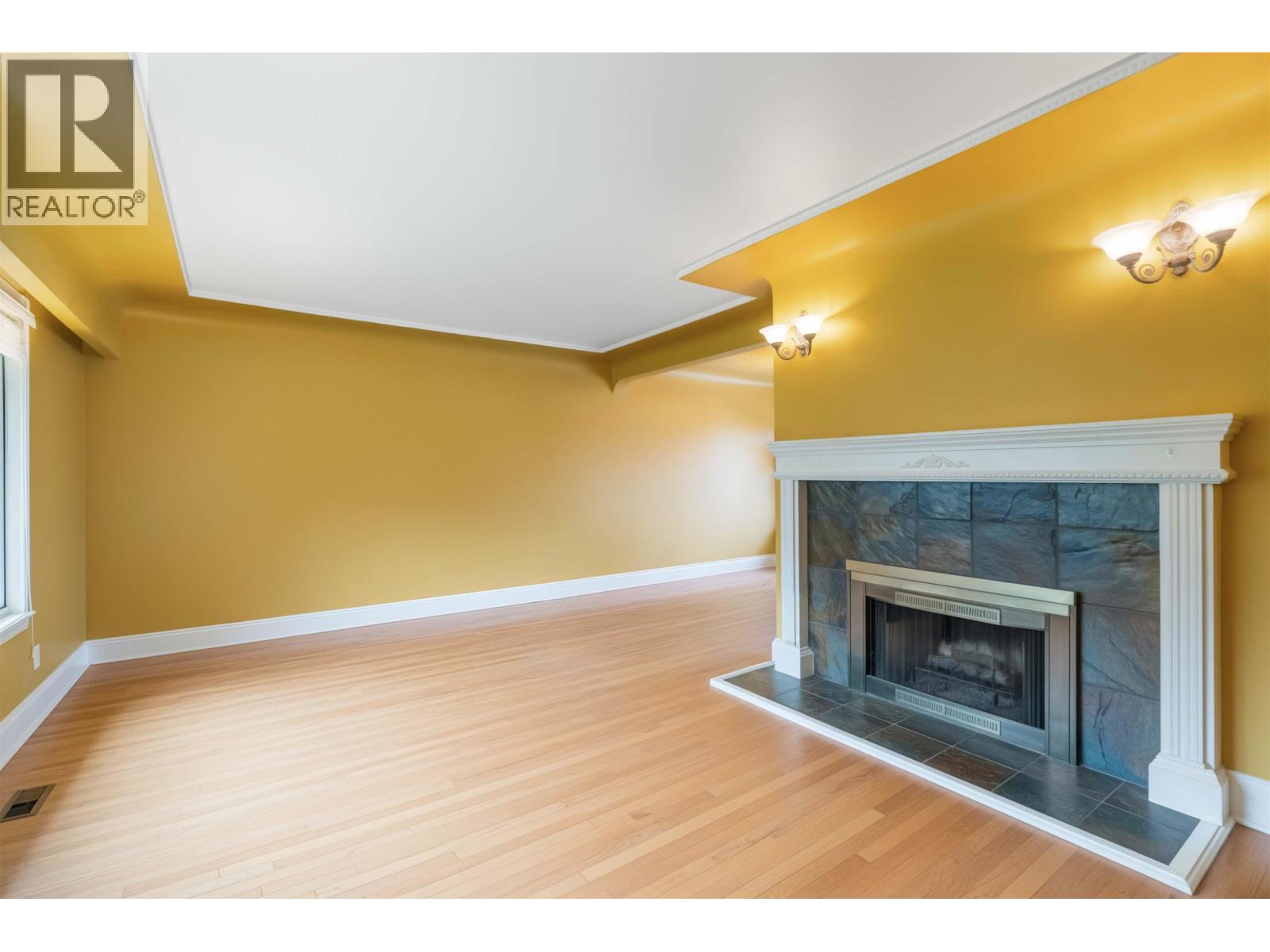 4037 Nithsdale Street, Burnaby, British Columbia  V5G 1P5 - Photo 6 - R3061965