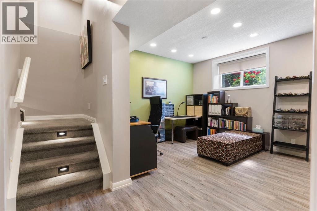 33 Sundown Grove, Cochrane, Alberta  T4C 0X7 - Photo 27 - A2250217