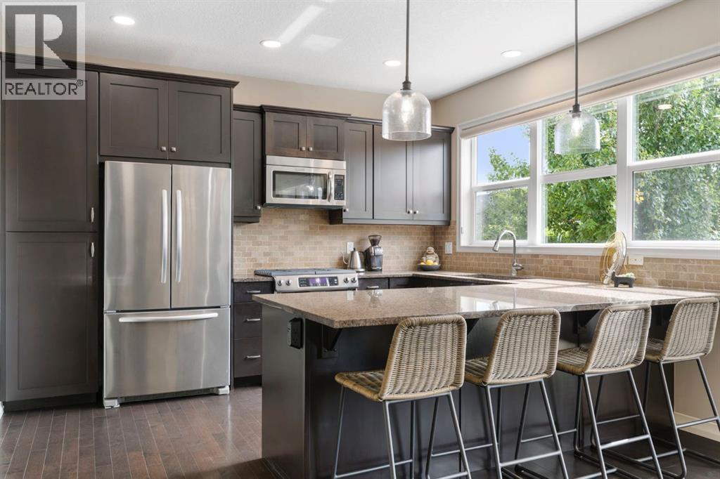 33 Sundown Grove, Cochrane, Alberta  T4C 0X7 - Photo 10 - A2250217