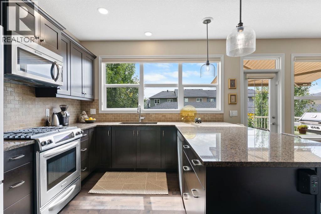 33 Sundown Grove, Cochrane, Alberta  T4C 0X7 - Photo 11 - A2250217