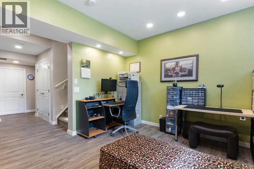 33 Sundown Grove, Cochrane, Alberta  T4C 0X7 - Photo 30 - A2250217