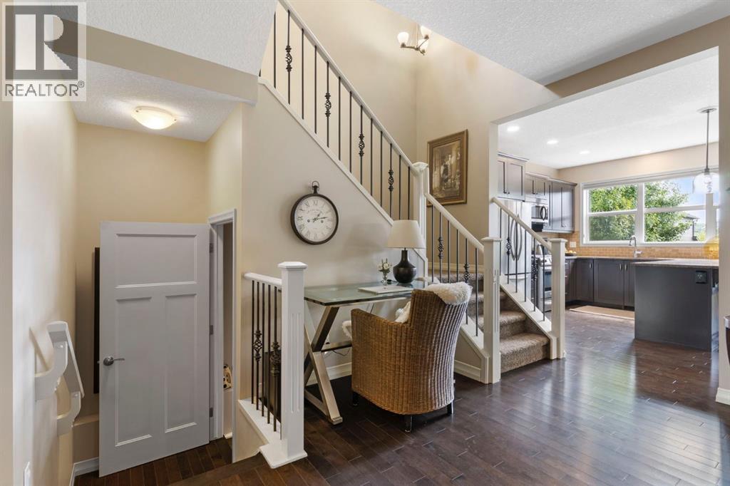 33 Sundown Grove, Cochrane, Alberta  T4C 0X7 - Photo 8 - A2250217