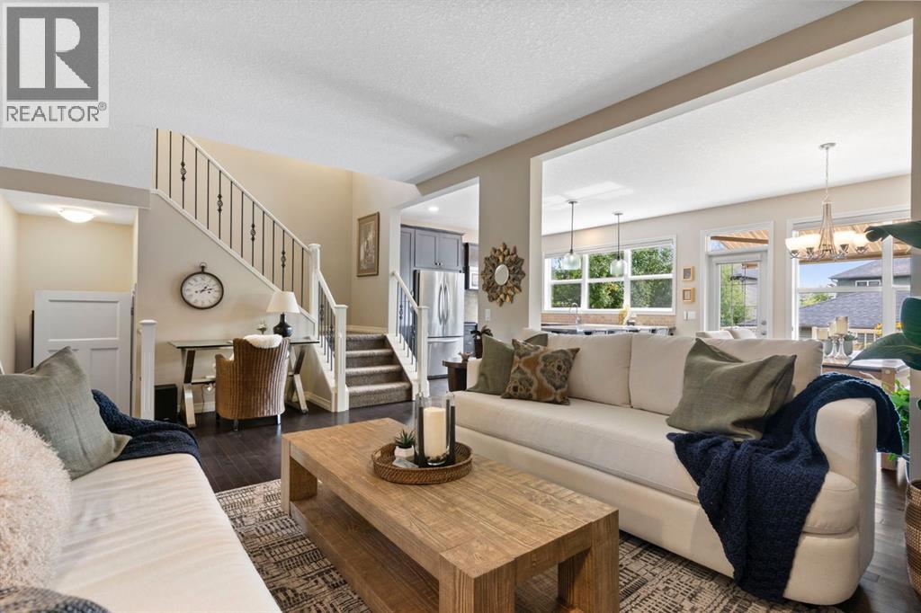 33 Sundown Grove, Cochrane, Alberta  T4C 0X7 - Photo 7 - A2250217