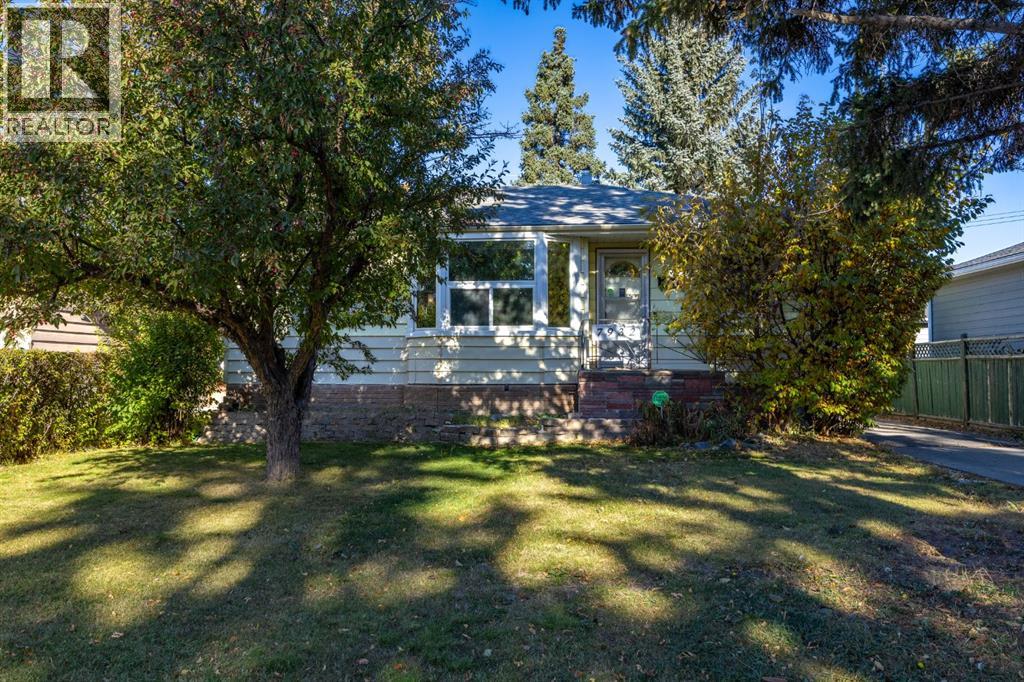 7932 36 Avenue Nw, Calgary, Alberta  T3B 1V7 - Photo 35 - A2264667
