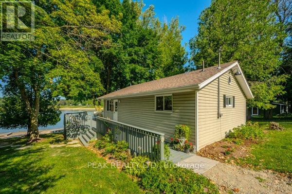 214 2 Road S, Mapleton, Ontario  N0G 1P0 - Photo 30 - X12483331