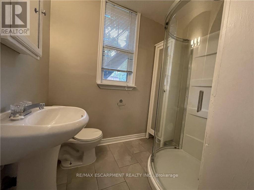 62 Barnesdale Avenue S, Hamilton, Ontario  L8M 2V4 - Photo 7 - X12483353