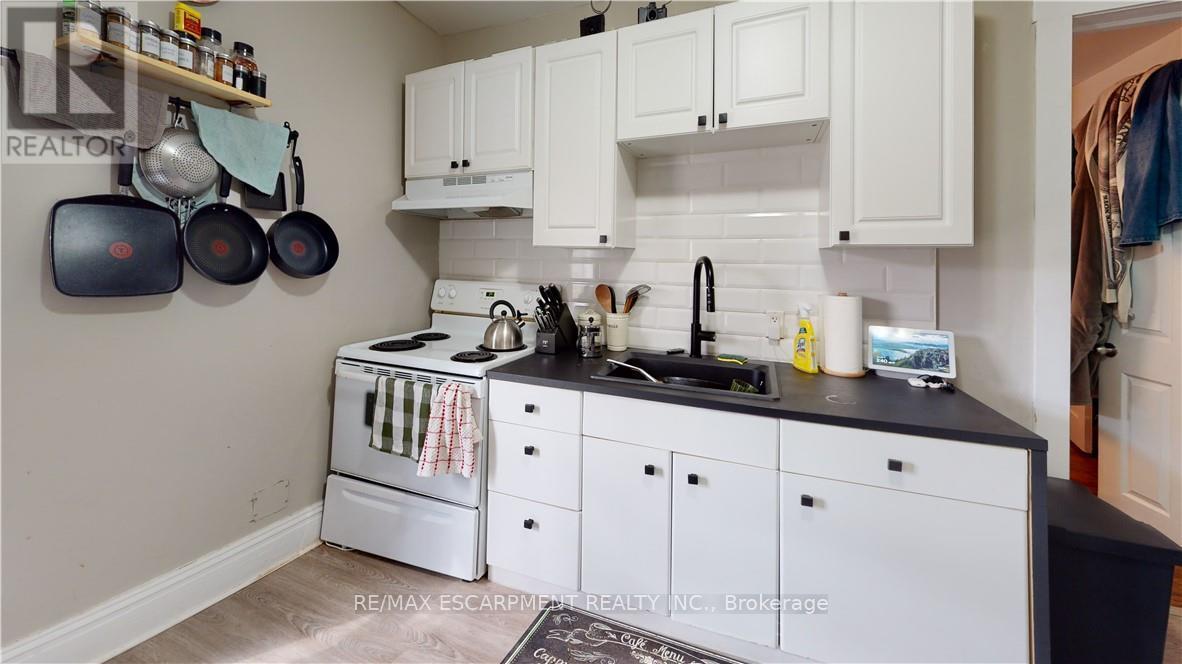 62 Barnesdale Avenue S, Hamilton, Ontario  L8M 2V4 - Photo 9 - X12483353