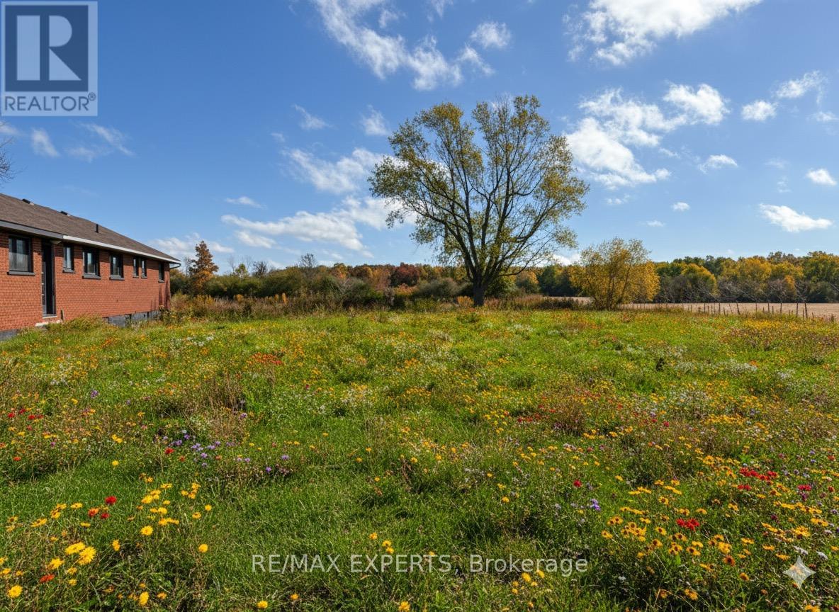 2765 Garrison Road, Fort Erie, Ontario  L0S 1N0 - Photo 2 - X12483408