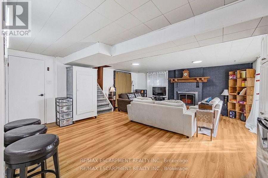 172 Old Ancaster Road, Hamilton, Ontario  L9H 3R4 - Photo 16 - X12483445