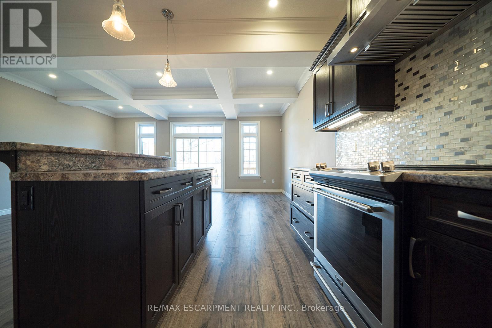 B - 112 Mount Pleasant Street, Brantford, Ontario  N3T 1T3 - Photo 10 - X12483449