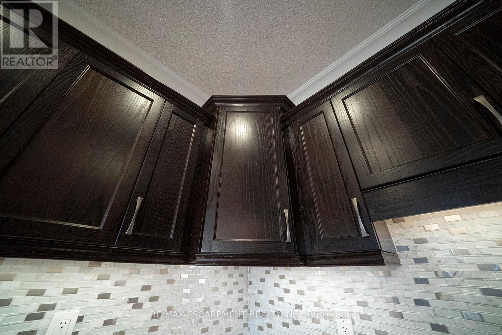 B - 112 Mount Pleasant Street, Brantford, Ontario  N3T 1T3 - Photo 11 - X12483449