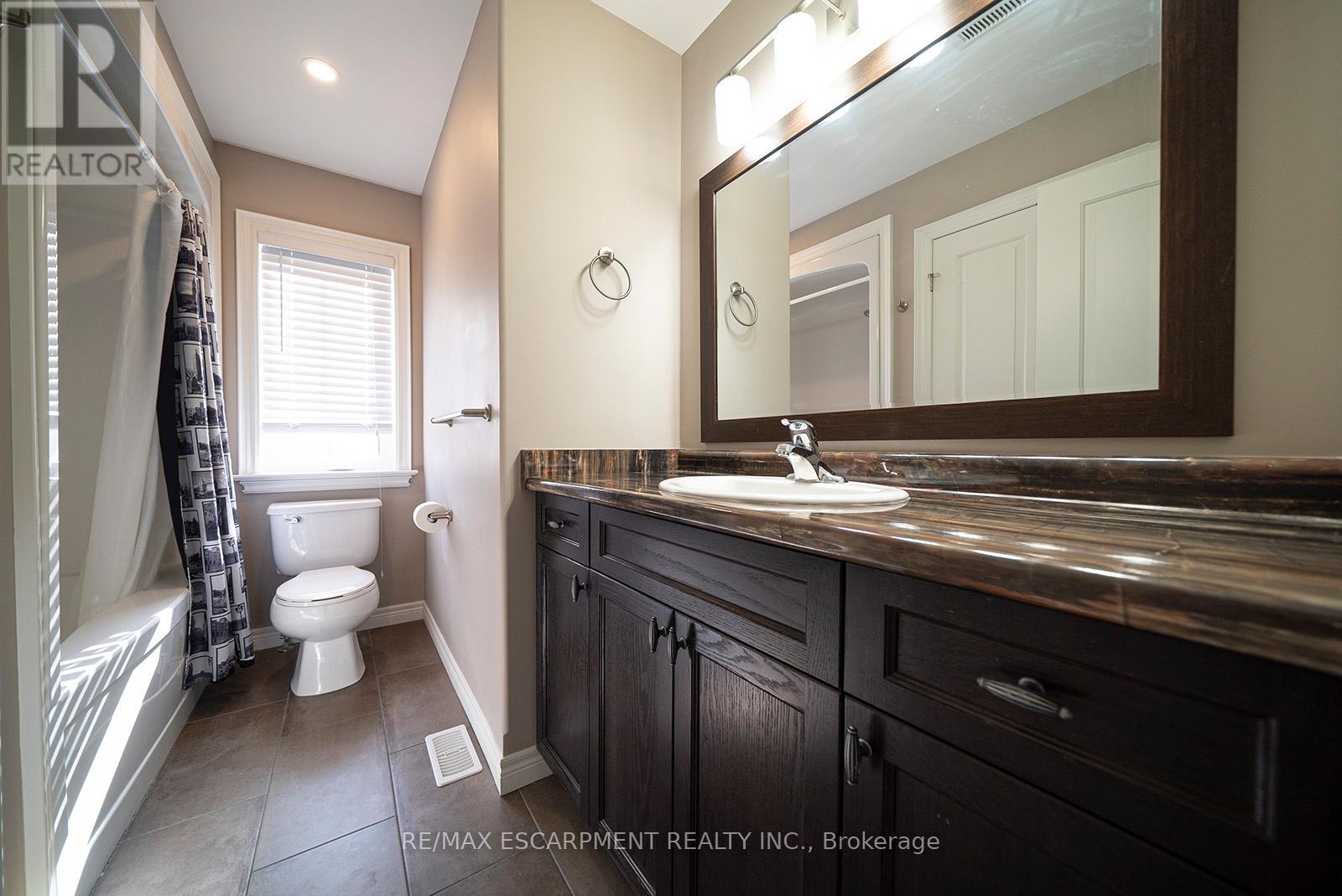 B - 112 Mount Pleasant Street, Brantford, Ontario  N3T 1T3 - Photo 18 - X12483449