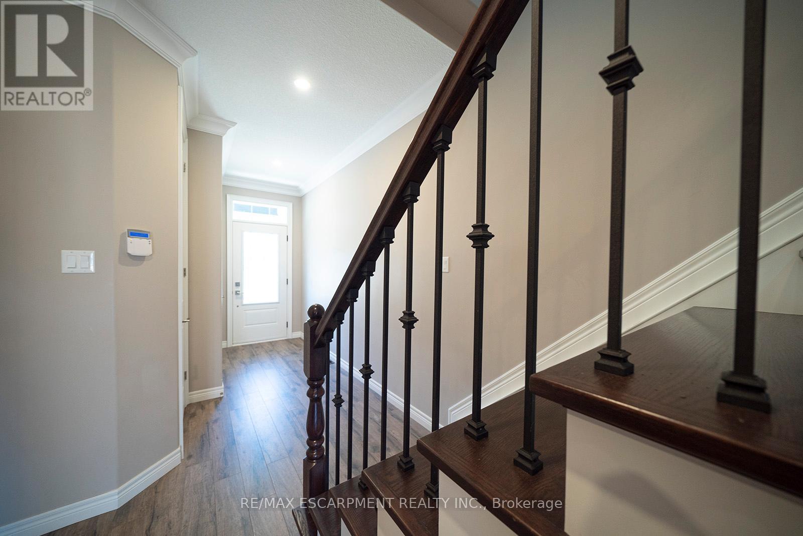 B - 112 Mount Pleasant Street, Brantford, Ontario  N3T 1T3 - Photo 4 - X12483449