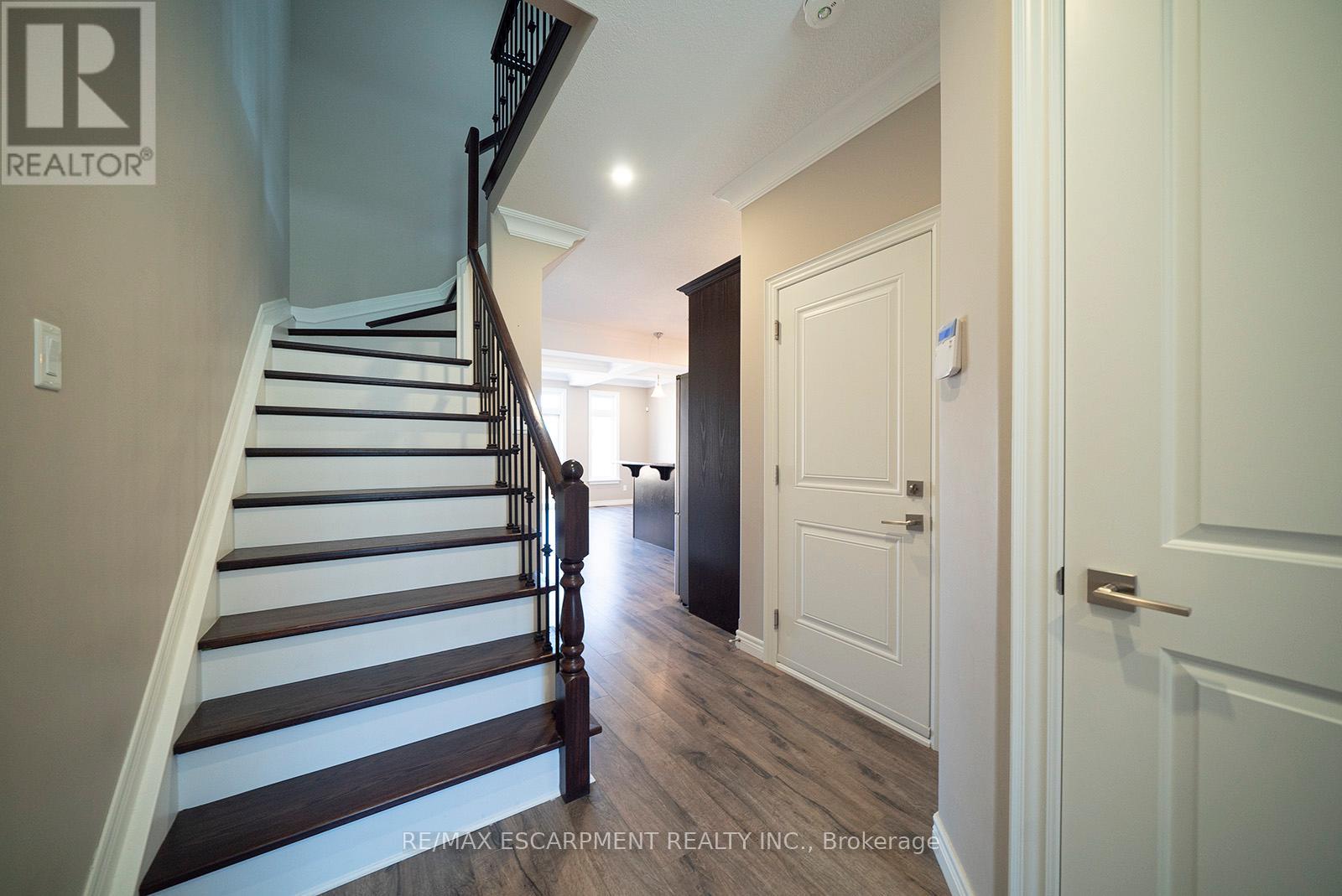 B - 112 Mount Pleasant Street, Brantford, Ontario  N3T 1T3 - Photo 5 - X12483449