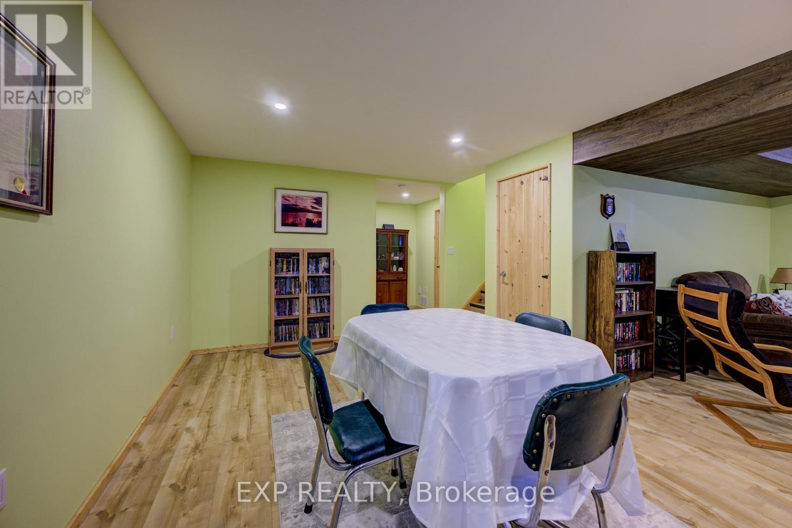 42 Finoro Crescent, Woolwich, Ontario  N3B 0C3 - Photo 35 - X12483466