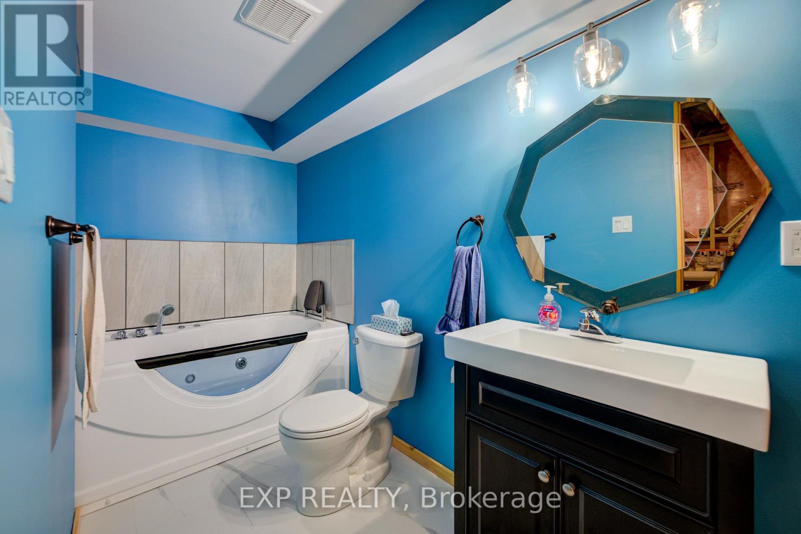 42 Finoro Crescent, Woolwich, Ontario  N3B 0C3 - Photo 37 - X12483466