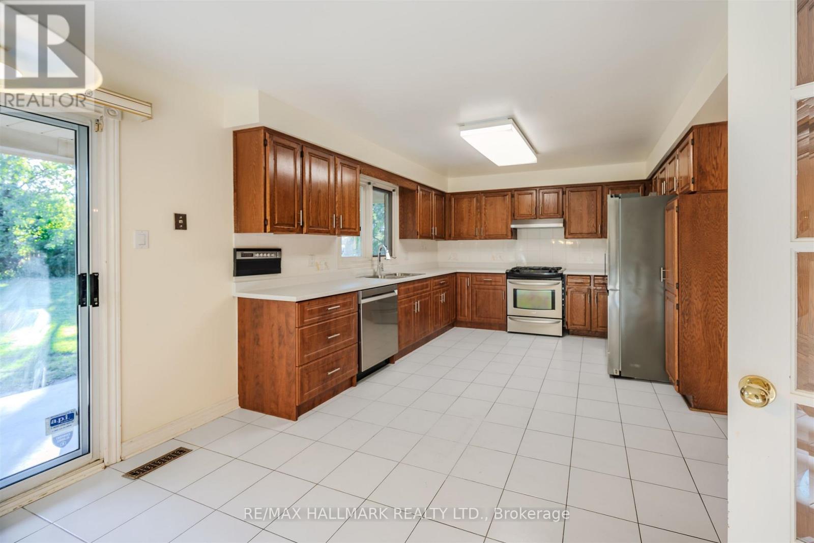 69 King's Cross Avenue, Richmond Hill, Ontario  L4B 2T2 - Photo 9 - N12477867