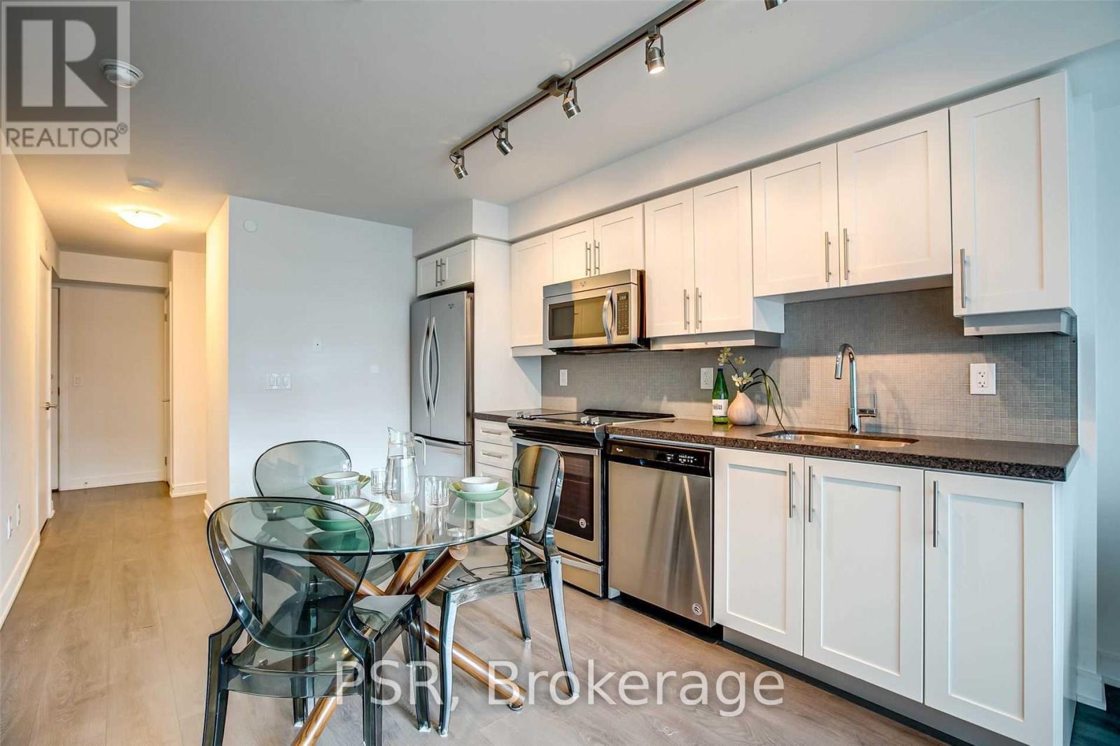 1018 - 525 Adelaide Street W, Toronto, Ontario  M5V 1T6 - Photo 5 - C12482359