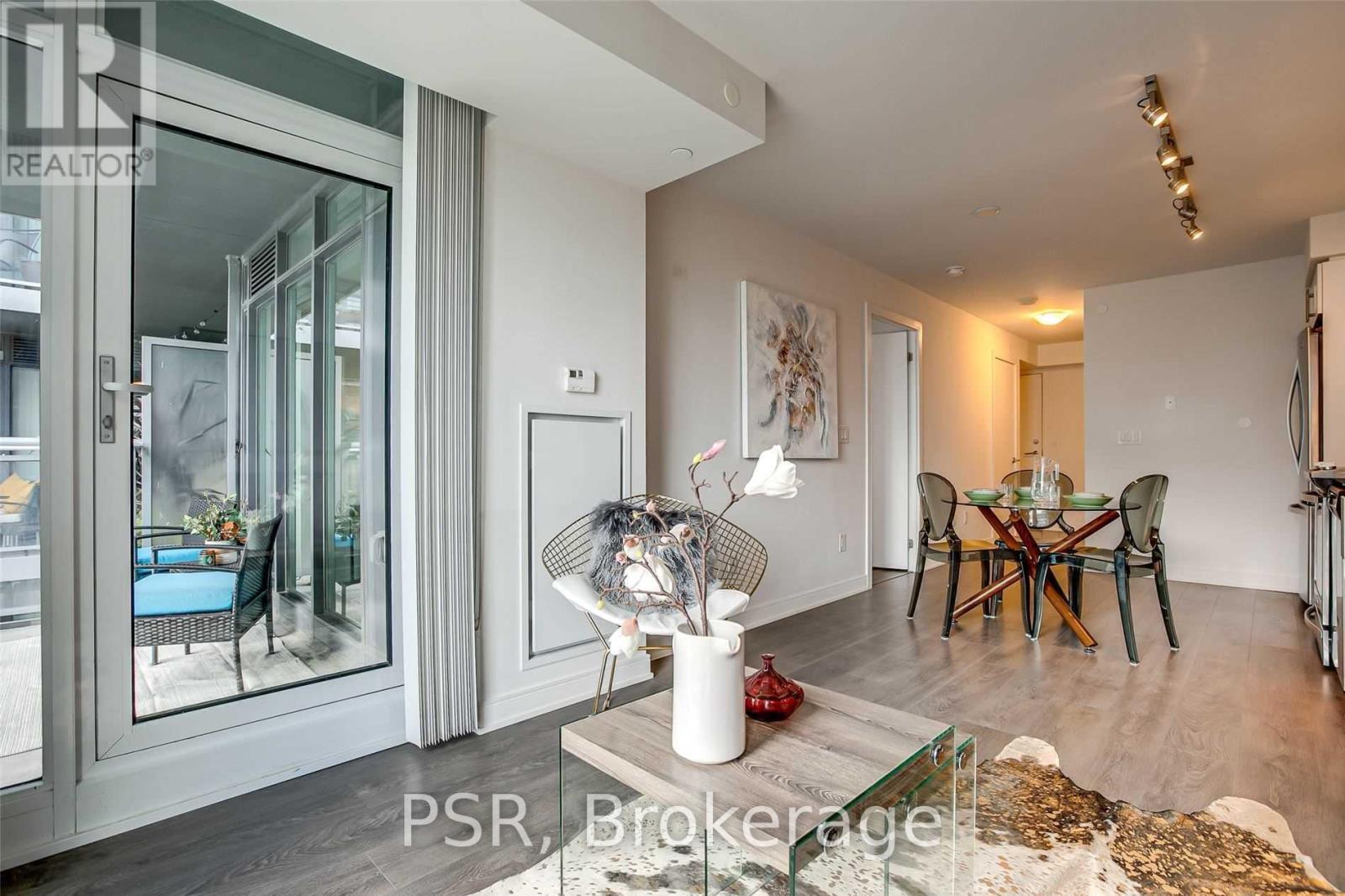 1018 - 525 Adelaide Street W, Toronto, Ontario  M5V 1T6 - Photo 9 - C12482359