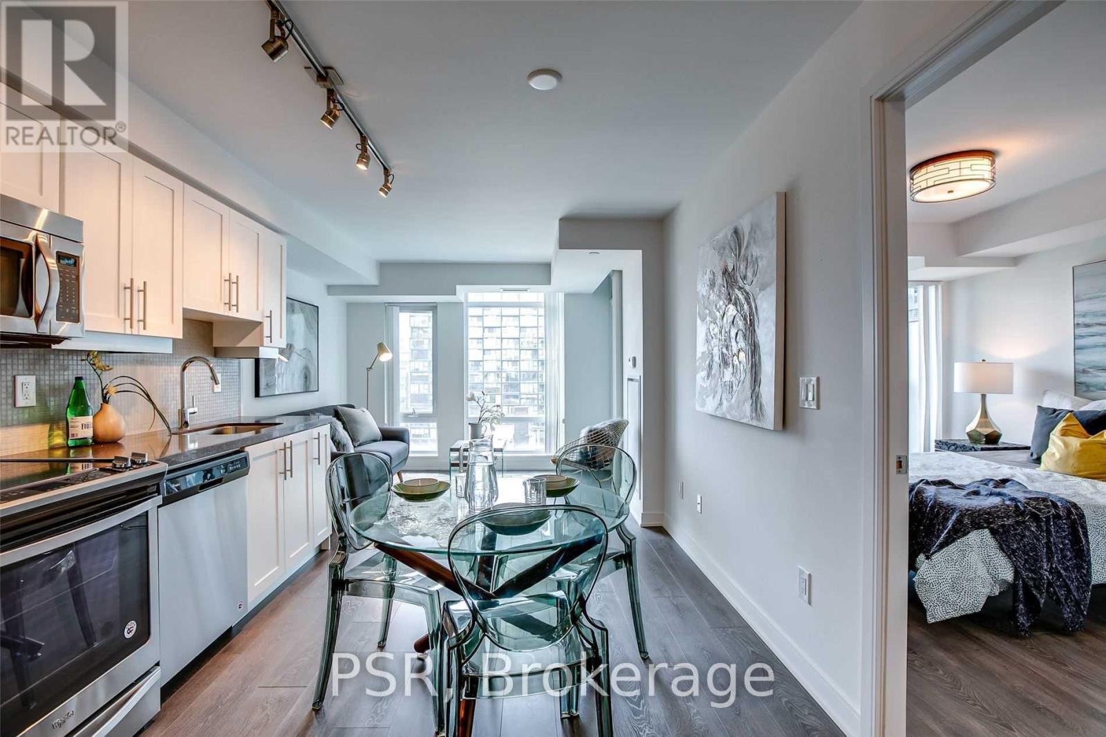 1018 - 525 Adelaide Street W, Toronto, Ontario  M5V 1T6 - Photo 4 - C12482359