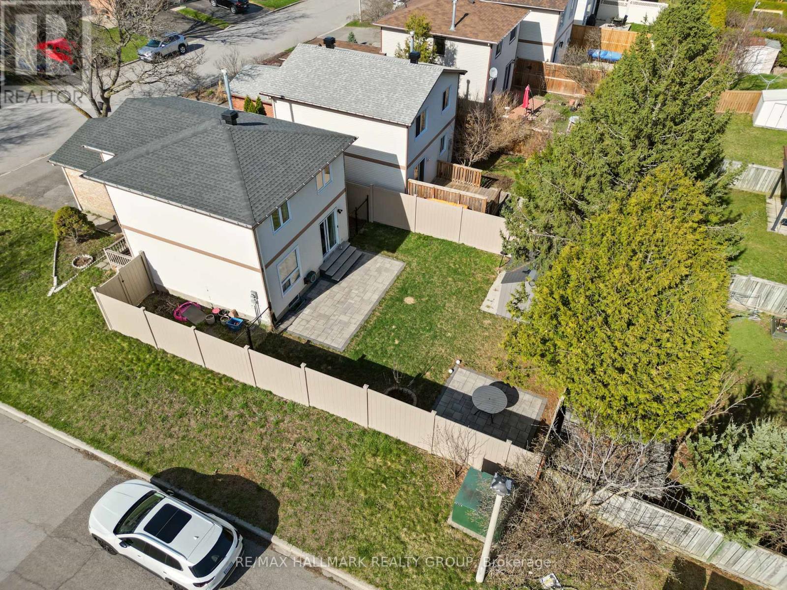 32 Brando Crescent, Ottawa, Ontario  K1T 2E3 - Photo 3 - X12277443