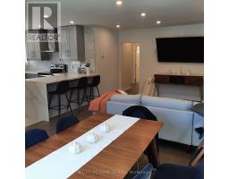 32 DAVIS ROAD, Aurora, Ontario