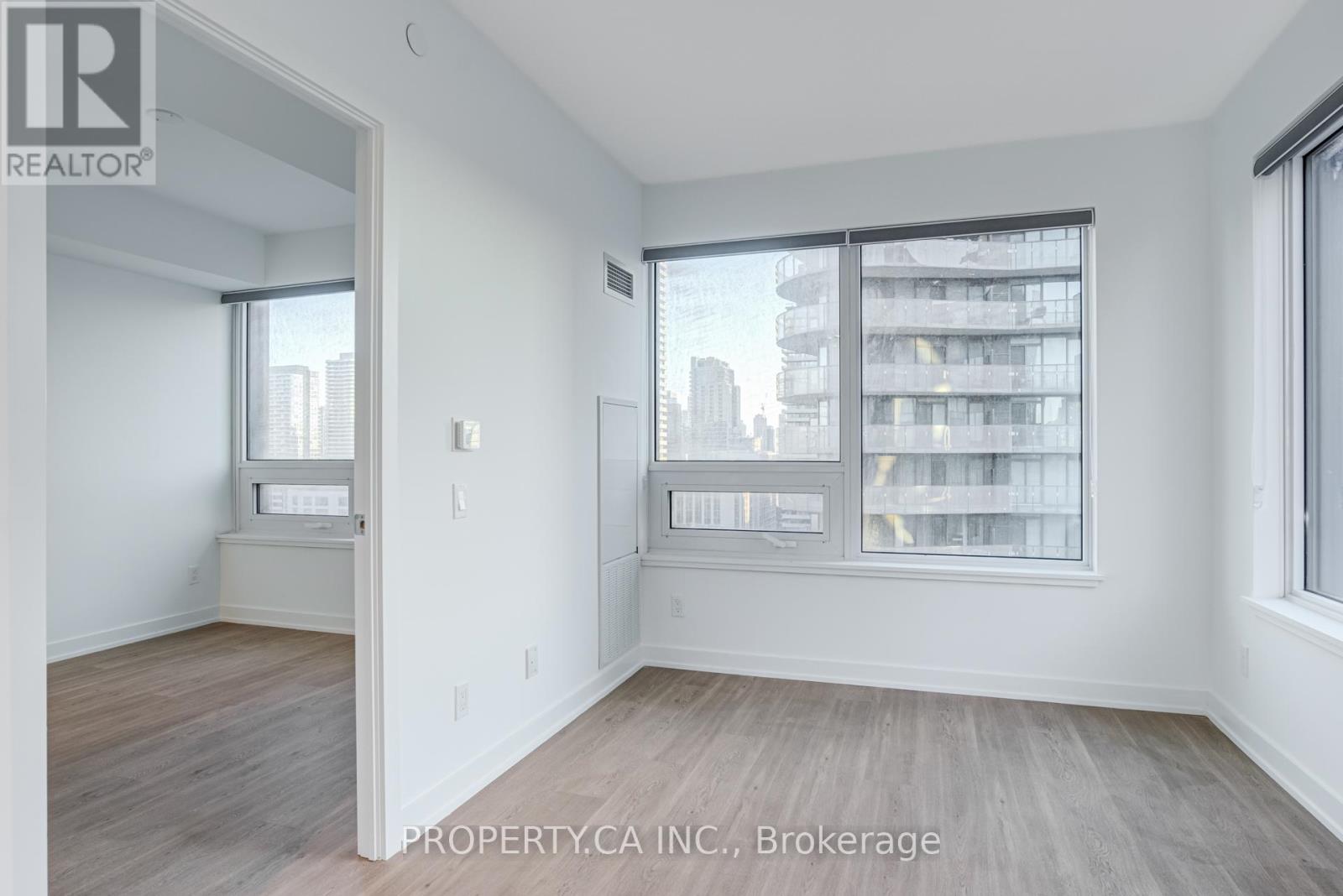 2116 - 8 Wellesley Street W, Toronto, Ontario  M4Y 0J5 - Photo 14 - C12483489