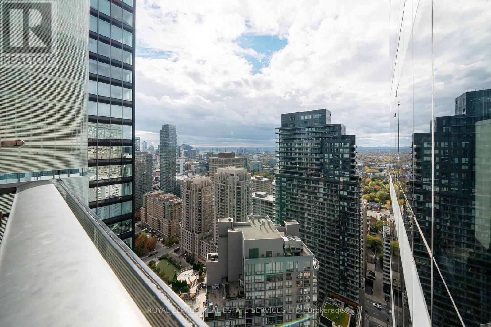 3704 - 5 St. Joseph Street, Toronto, Ontario  M4Y 1J6 - Photo 13 - C12483493