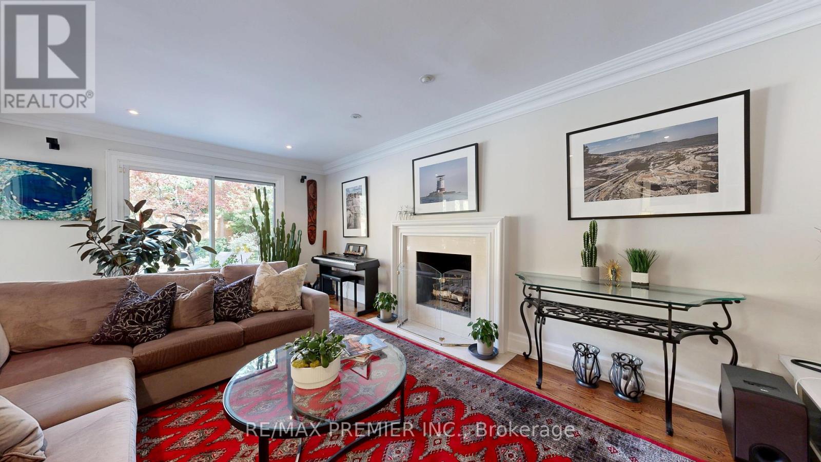 12 Chipstead Road, Toronto, Ontario  M3B 3E6 - Photo 13 - C12483506