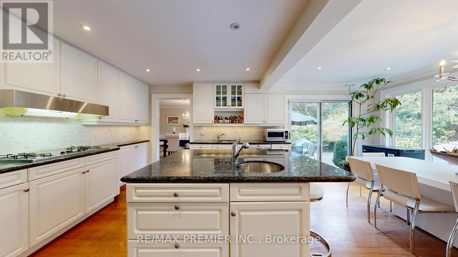 12 Chipstead Road, Toronto, Ontario  M3B 3E6 - Photo 20 - C12483506