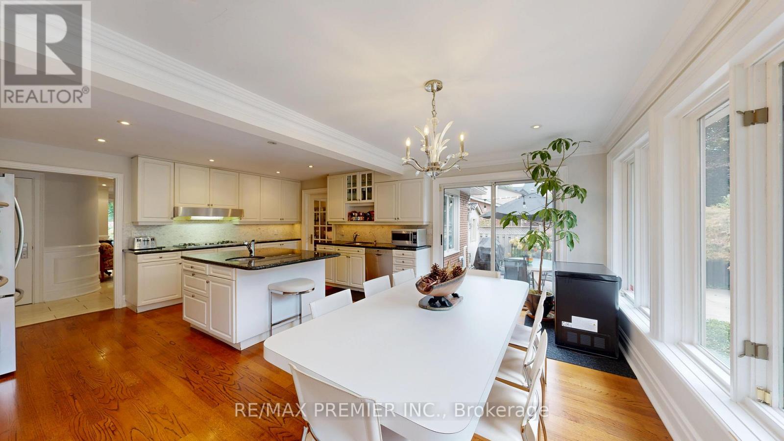 12 Chipstead Road, Toronto, Ontario  M3B 3E6 - Photo 21 - C12483506