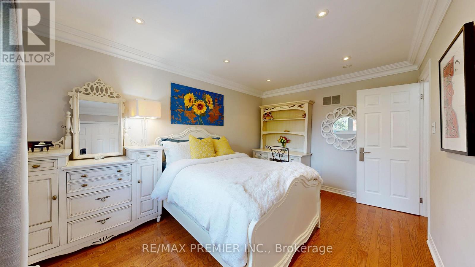 12 Chipstead Road, Toronto, Ontario  M3B 3E6 - Photo 33 - C12483506