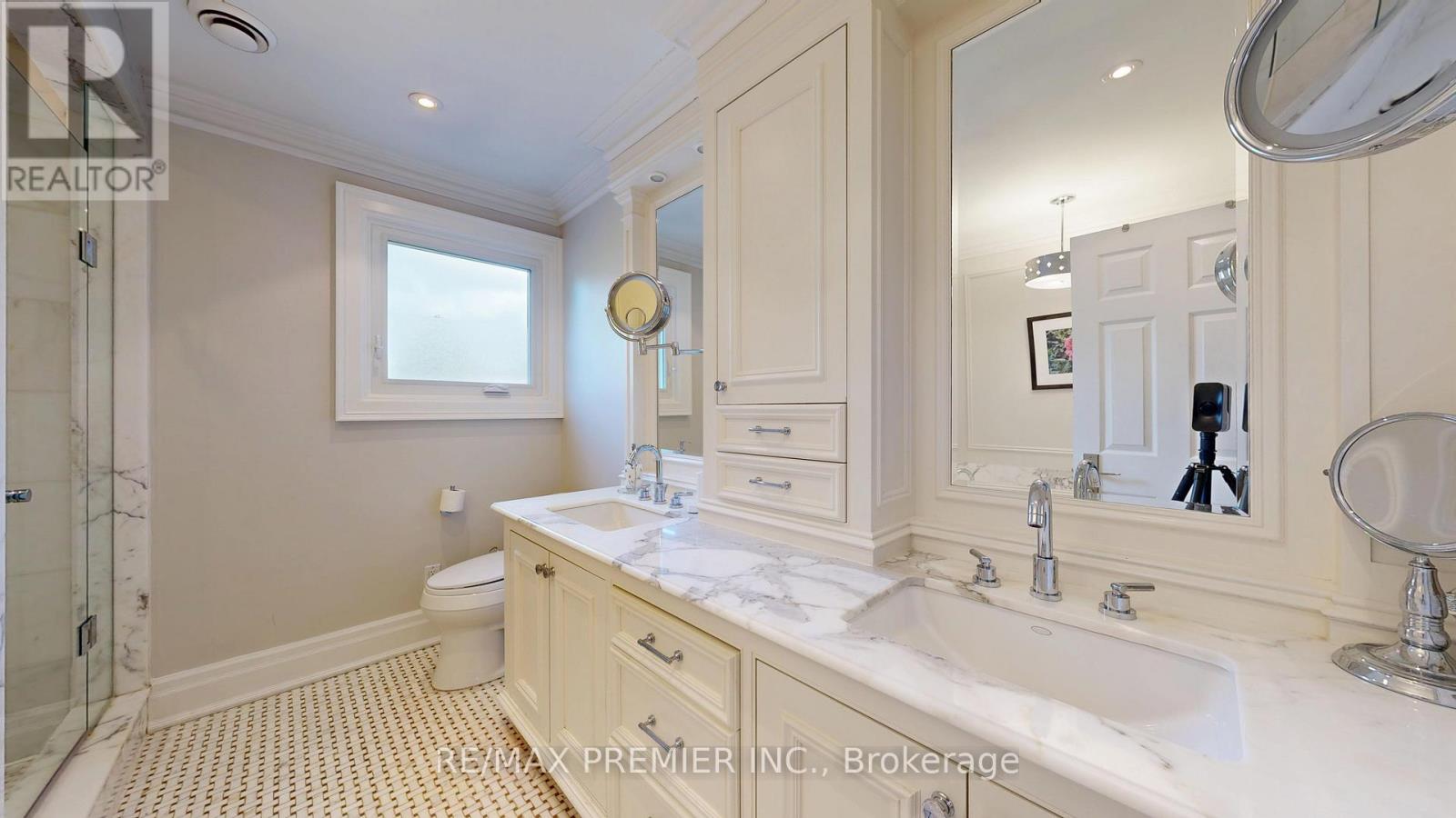 12 Chipstead Road, Toronto, Ontario  M3B 3E6 - Photo 35 - C12483506