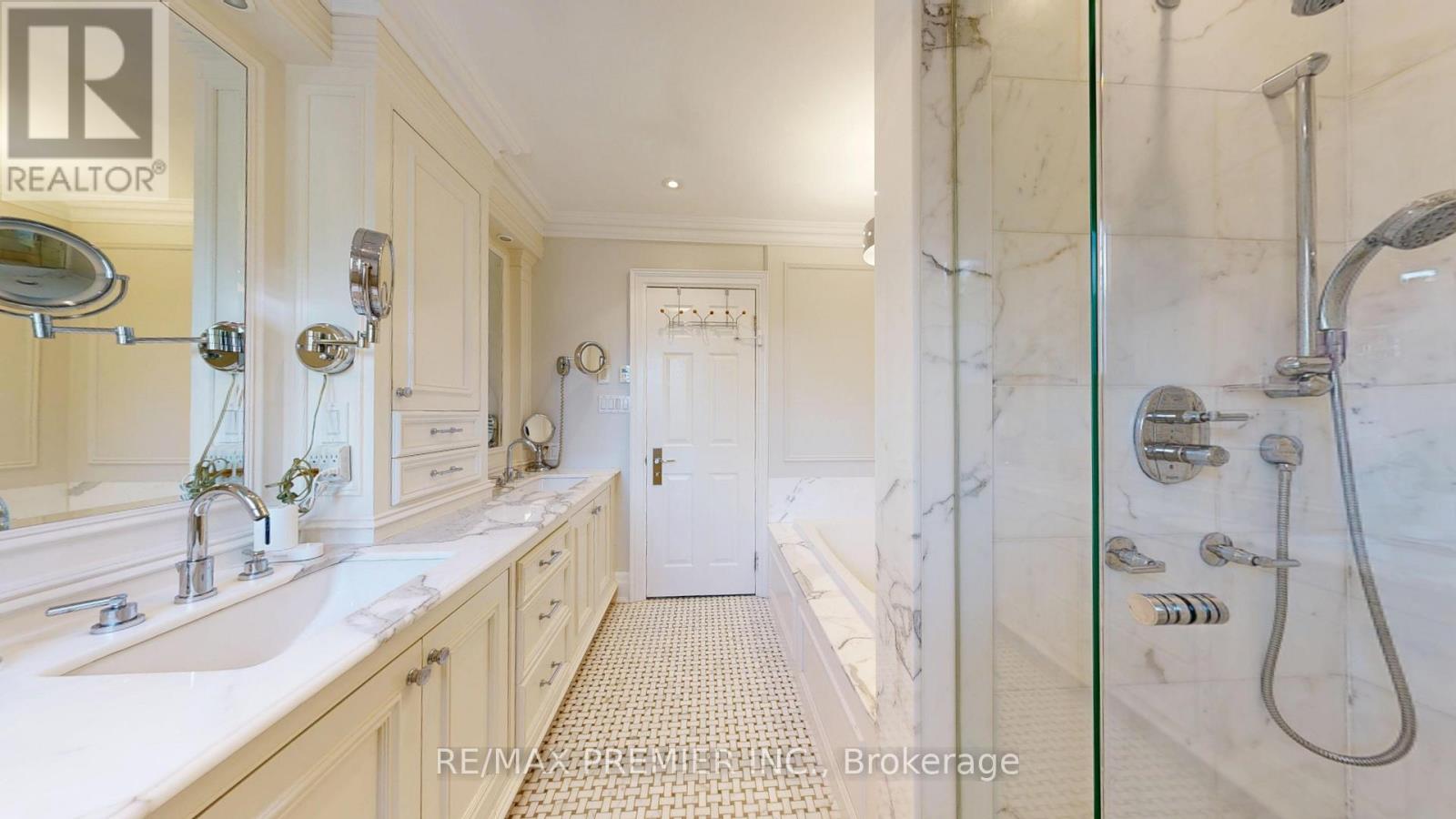 12 Chipstead Road, Toronto, Ontario  M3B 3E6 - Photo 36 - C12483506