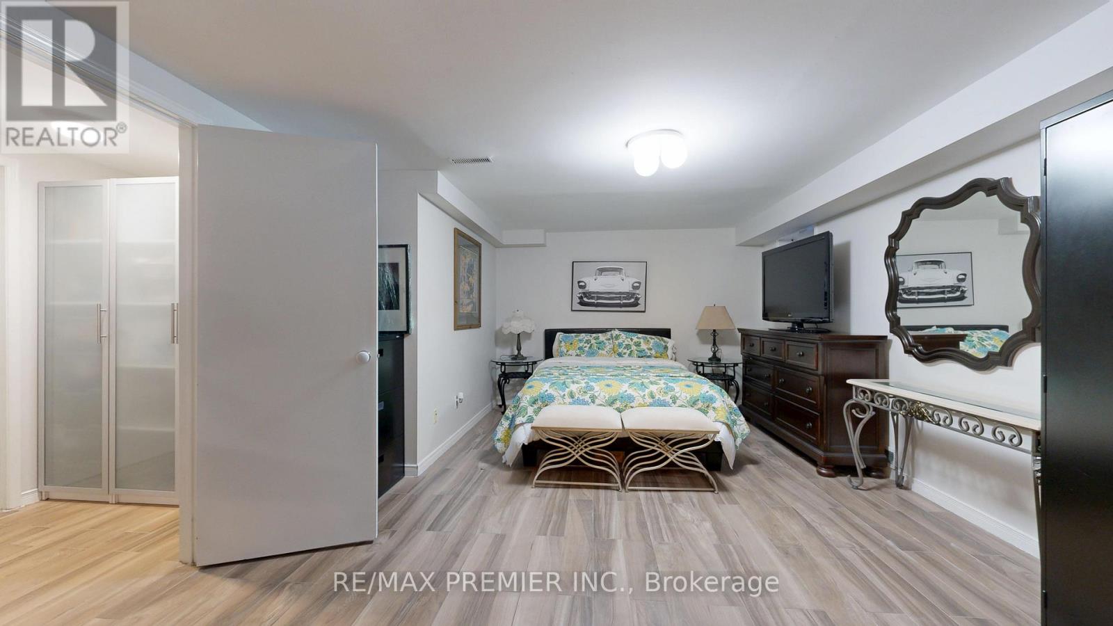 12 Chipstead Road, Toronto, Ontario  M3B 3E6 - Photo 43 - C12483506