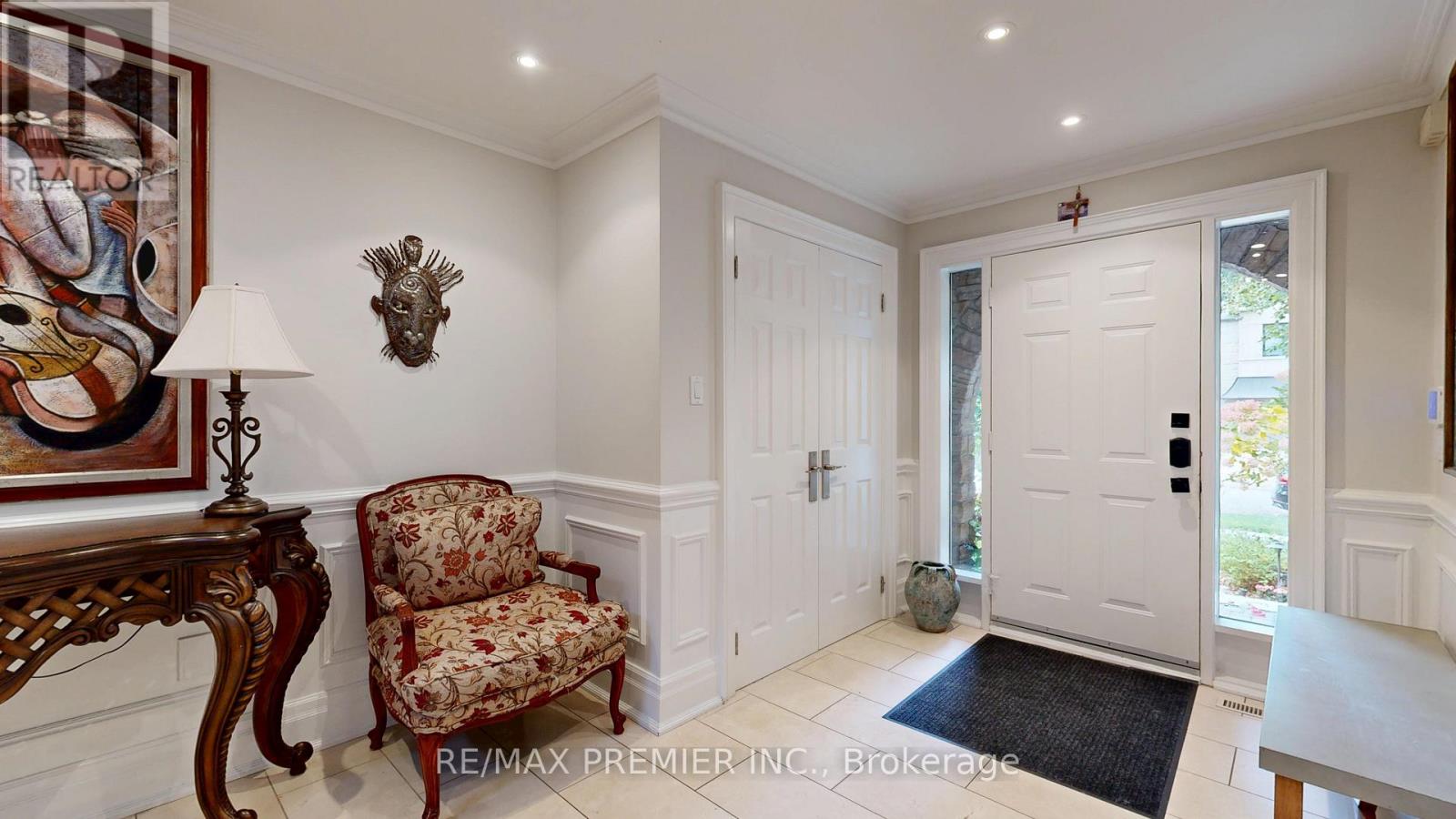 12 Chipstead Road, Toronto, Ontario  M3B 3E6 - Photo 5 - C12483506