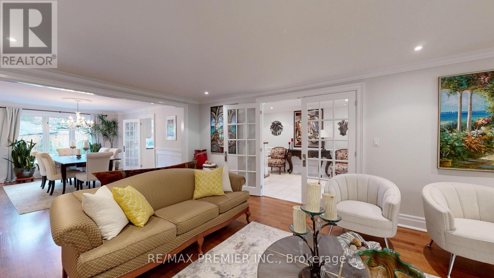12 Chipstead Road, Toronto, Ontario  M3B 3E6 - Photo 7 - C12483506